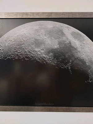 Снимка на Луната в рамка 35,5x53см, нова
