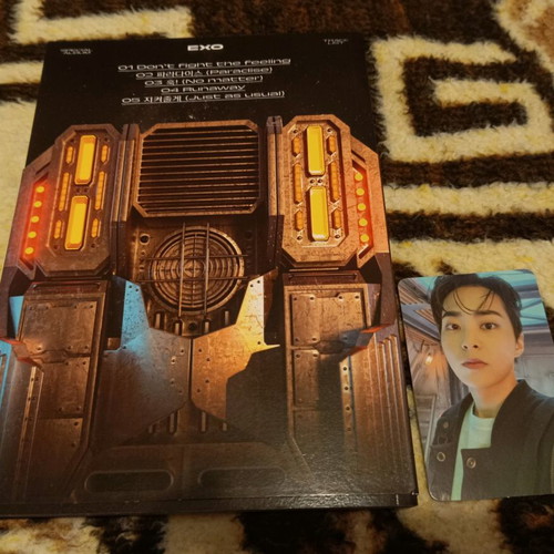 EXO Don't Fight The Feeling kpop album like new