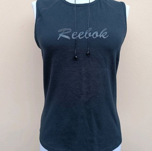 Reebok μαύρο αμάνικο μπλουζάκι + κολιέ δώρο