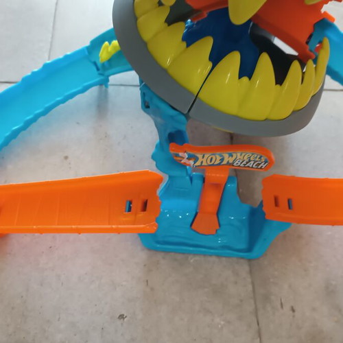 Hot Wheels racetrack