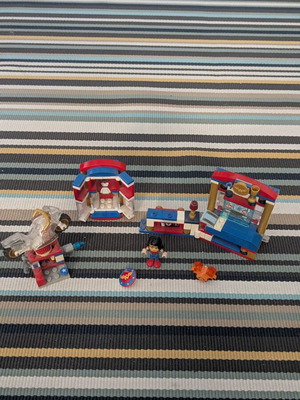 LEGO DC Super Hero Girls 41235 Wonder Woman Dorm Retired
