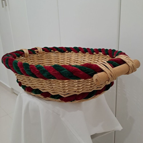 Woven basket new in excellent condition