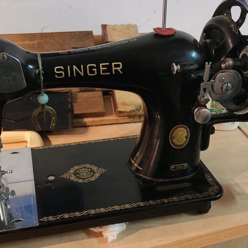 Singer 228K sewing machine used, antique