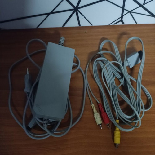 Nintendo Wii console like new with 6 games and 1 control set
