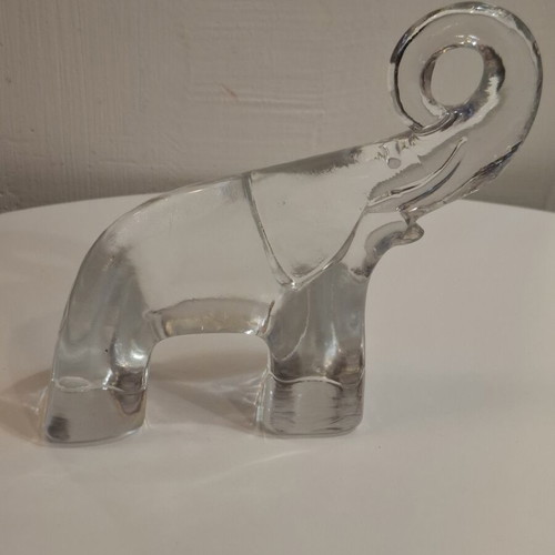 Kosta Boda glass elephant figurine paperweight like new
