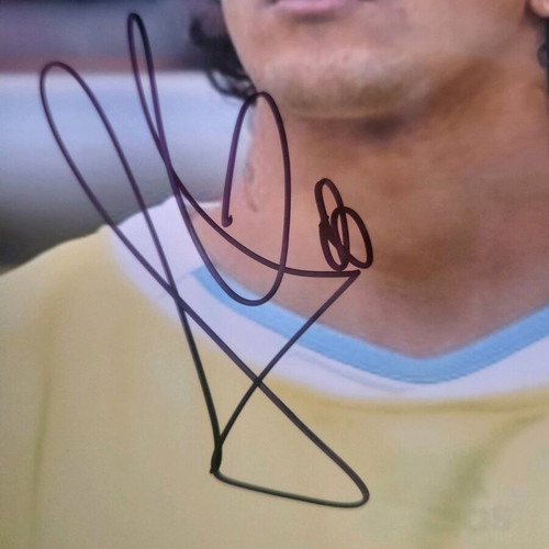 Authentic Lucho Gonzalez autograph like new