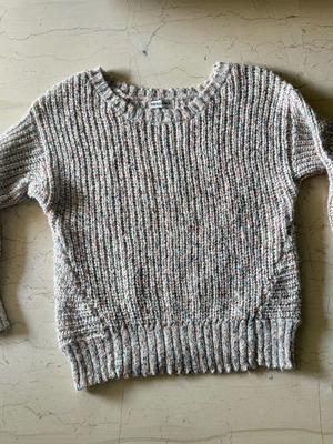 Knitted multicolor sweater like new, size M