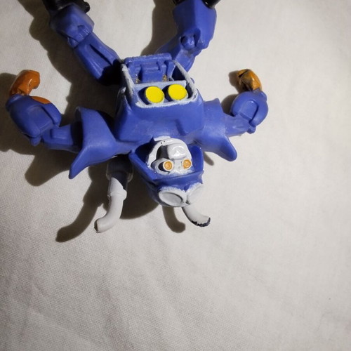 Trucktor figure Invizimals IMC Toys 2014