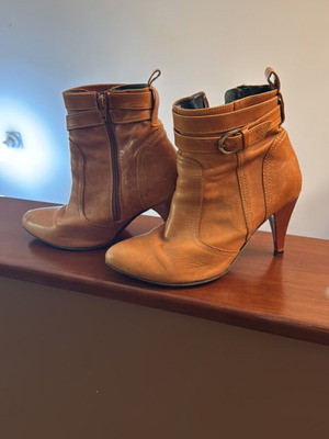 Lynne boots brown genuine leather like new size 40