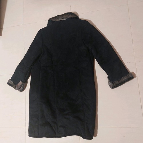 Castor coat new, size medium, black with synthetic fur