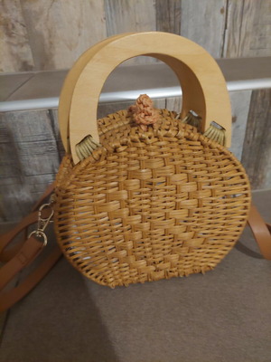 Straw crossbody bag like new, beige with extra strap