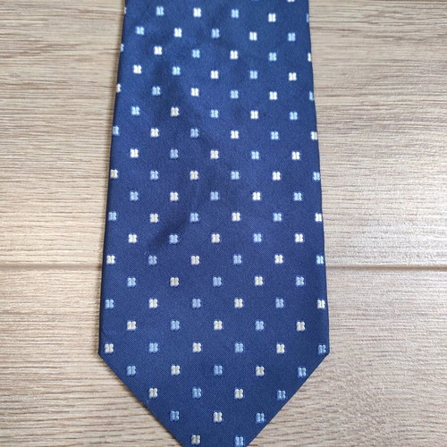 Zara silk tie like new, 100% silk