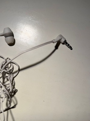 Wired earbuds 3.5mm jack white used