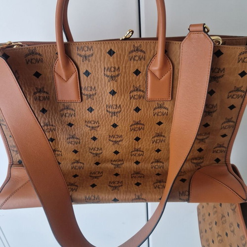 MCM Munchen Tote in Visetos like new, brown, with dust bag