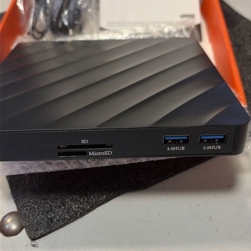 Blu-Ray/DVD CB31005 External Writer with USB Hub new