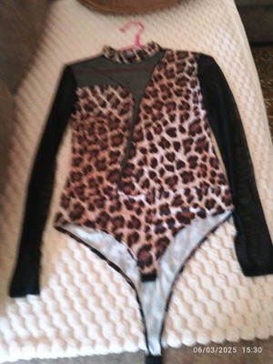 Leopard bodysuit like new with soft texture