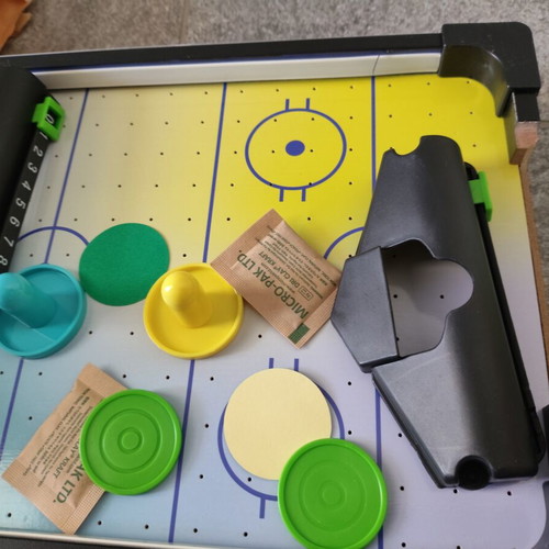 Air Hockey game with batteries, mini table design