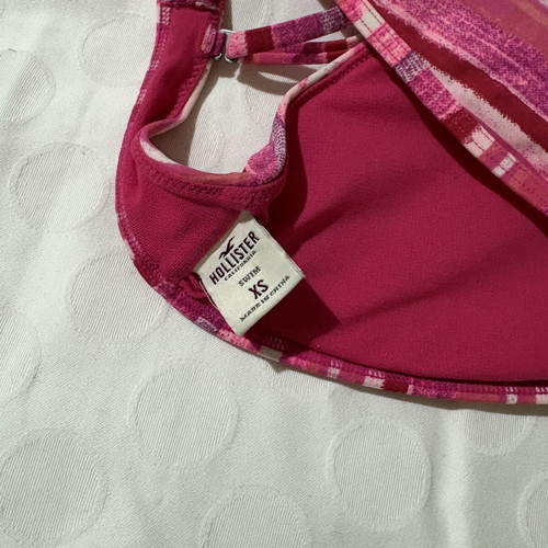 Hollister bikini top like new, striped pink shades, size XS