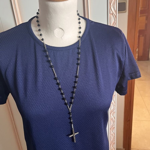 Rosary necklace like new, black
