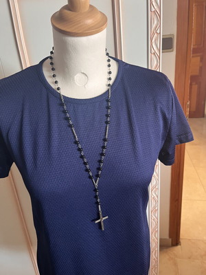 Rosary necklace like new, black