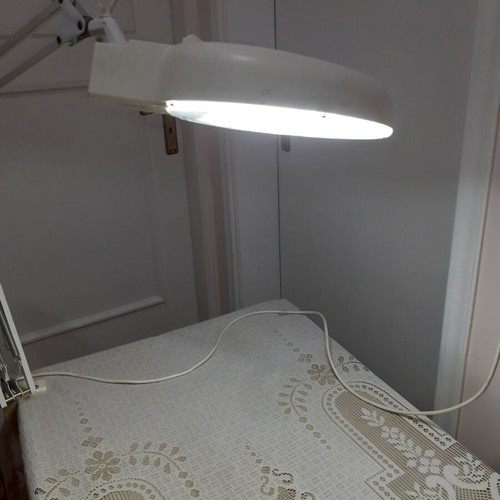 Magnifying Lamp 5" 22W 8066D Model with Articulated Arm and Desk Clamp New