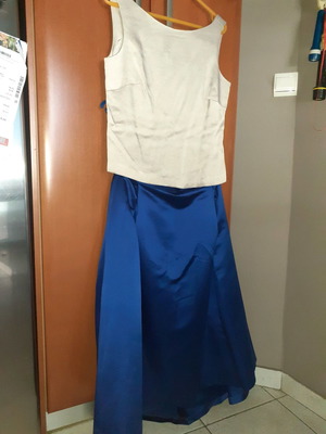 Silk top and pleated blue skirt set like new