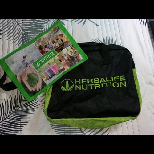 Herbalife Nutrition shoulder bag like new, black and green