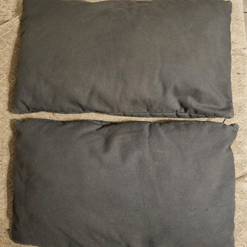 Pillows like new, pack of 2, 62x37cm