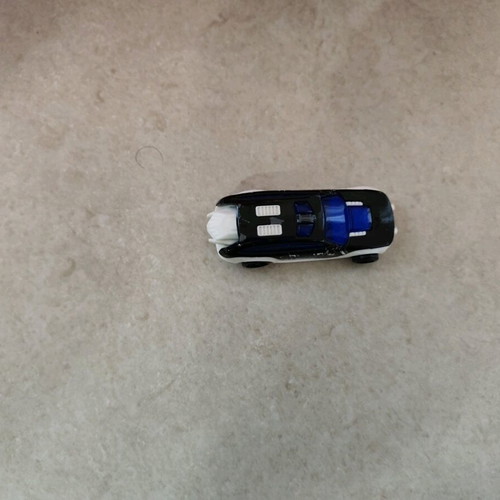 Hot Wheel truck garage like new with car