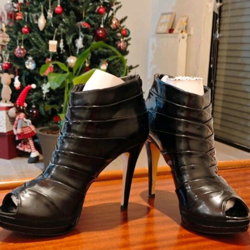 Black Patent Leather Fishbone High-Heeled Ankle Boots like new