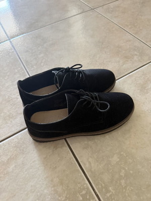 Black women's loafers with laces, size 38