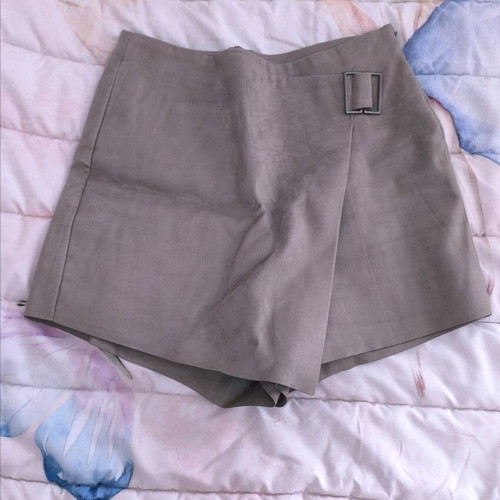 Castor skirt shorts Zara like new, size medium, gray