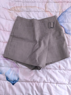 Castor skirt shorts Zara like new, size medium, gray