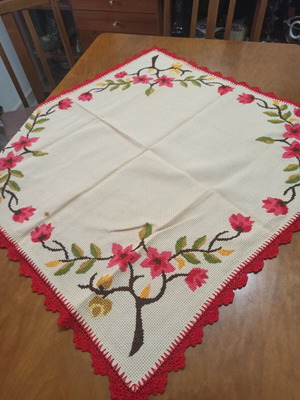 Handmade tablecloth 71x71 used embroidered with lace