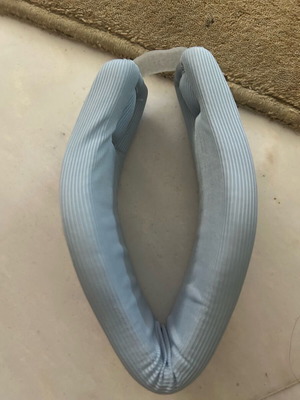 Blue neck support like new