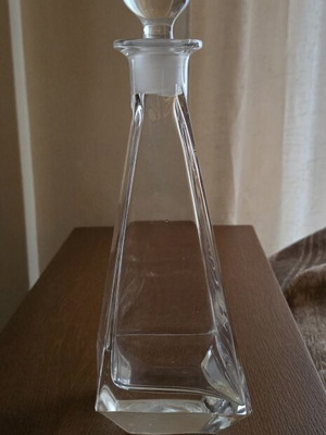 Crystal carafe like new, height 33cm, base 10×10cm
