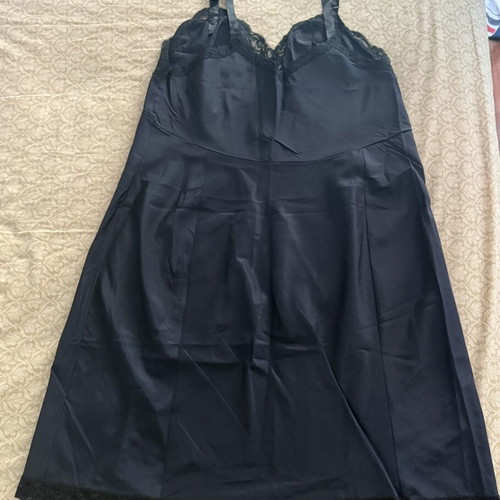 Black satin polyester nightgown like new with lace trim