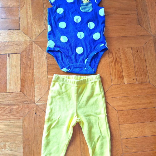 Carter's baby set for girl 3-6 months like new