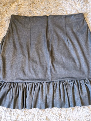 BSB skirt used gray-green with shiny texture