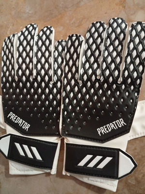 Adidas Predator Training goalkeeper gloves new, white and black