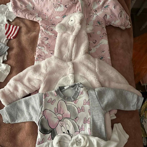 Baby girl clothes like new, pack of 125 pieces (0-9 months)
