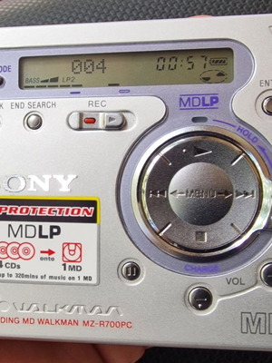 Sony Minidisc Walkman Player and Recorder MZ-R700PC σαν καινούργιο, ασημί