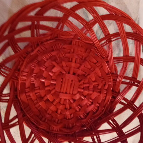 Wicker basket round bread basket red like new