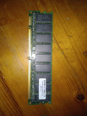 Vintage SDRAM μνήμη 256MB PC133 μεταχειρισμένη για retro υπολογιστές