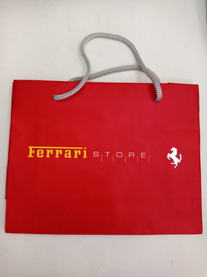 Χαρτοσακούλες συσκευασίες Ferrari Store μεταχειρισμένες, σετ 2