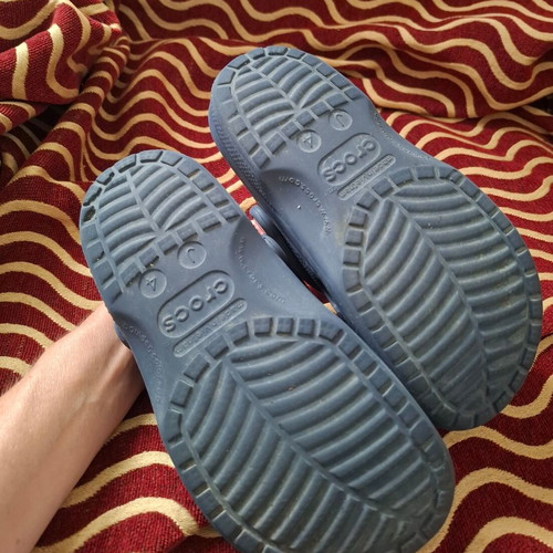 Crocs J4 dark blue shoes for boys used, size 36-37