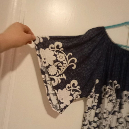 Elastic blouse like new convertible to strapless, white and blue, sizes L to XXXL