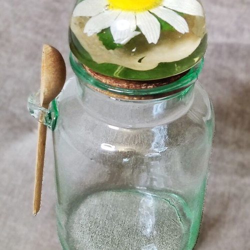 Honey Jar 20cm with Wooden Spoon and Glass Lid with Daisy and Bee