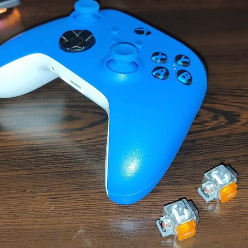 Xbox Series Controller Blue/White upgraded like new