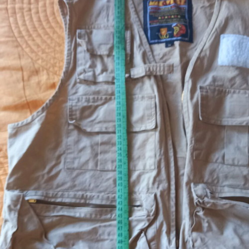 Beige vest with pockets, size M